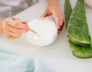 HOW TO USE ALOE VERA FOR HAIR