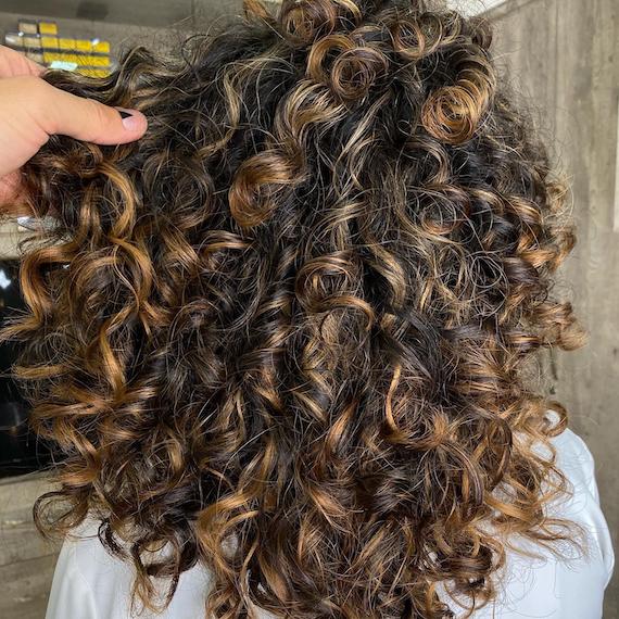 Highlights with Balayage for Wavy Hair